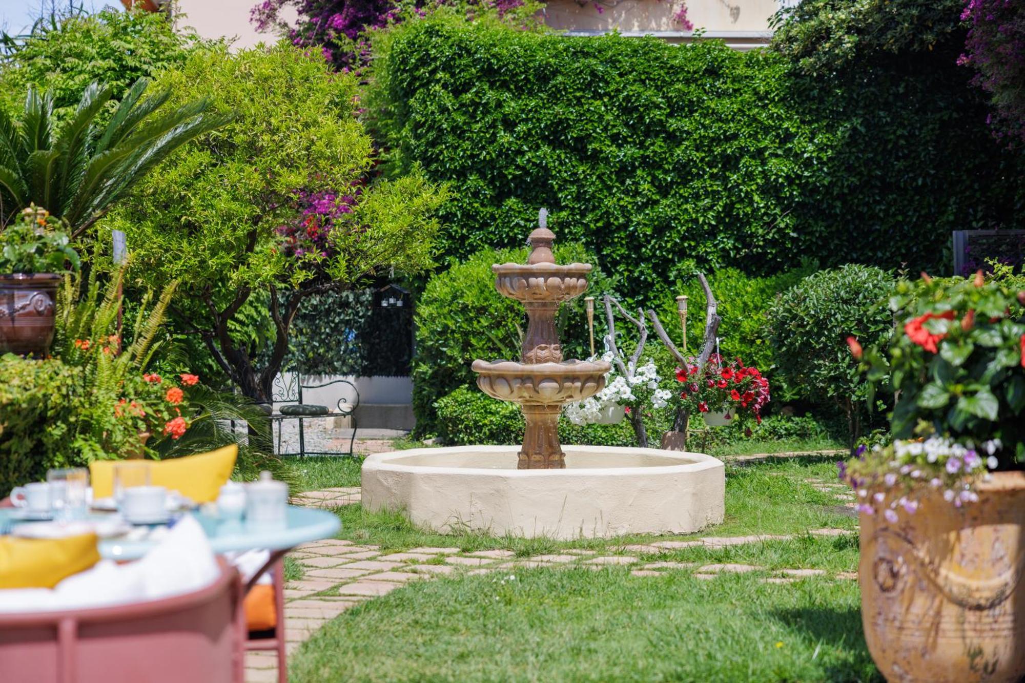 Hotel La Villa Sainte Valerie Adults Only Juan-les-Pins Exterior foto